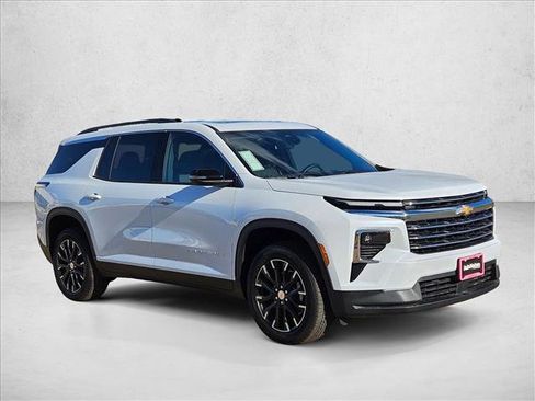 New 2026 Chevrolet Traverse LT w/ Sun and Wheel Package image 7