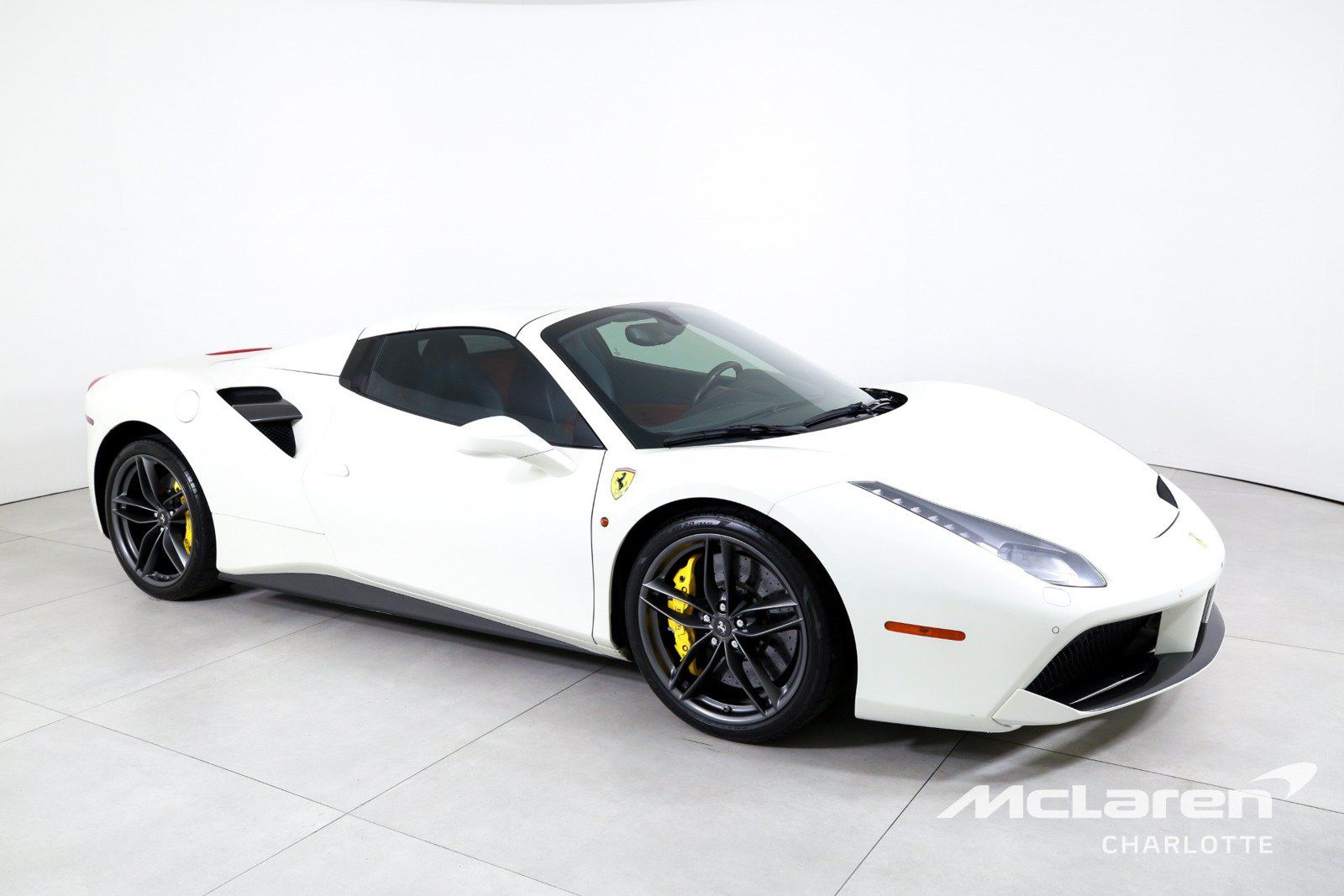 Used 2018 Ferrari 488 Spider RWD image 3