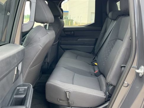 Used 2025 Toyota Tacoma SR5 AWD/4WD image 16