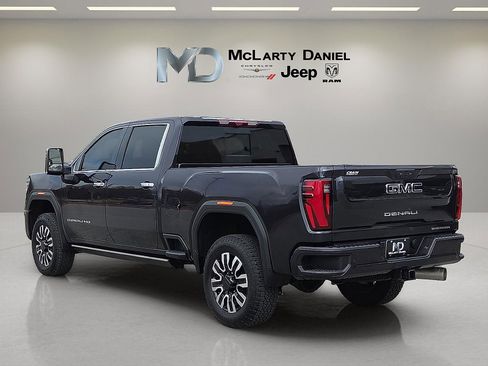 Used 2025 GMC Sierra 2500 Denali Ultimate image 4