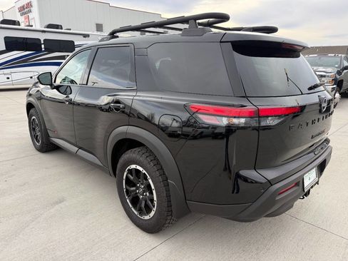 Used 2025 Nissan Pathfinder Rock Creek image 5