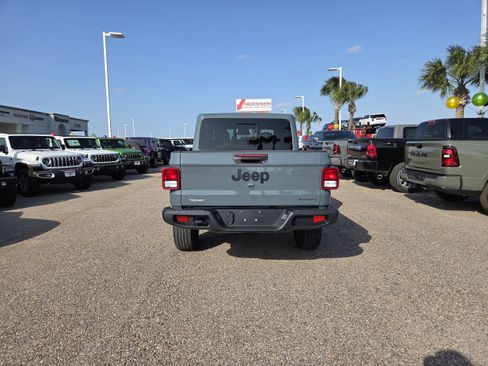 New 2026 Jeep Gladiator Sport image 6