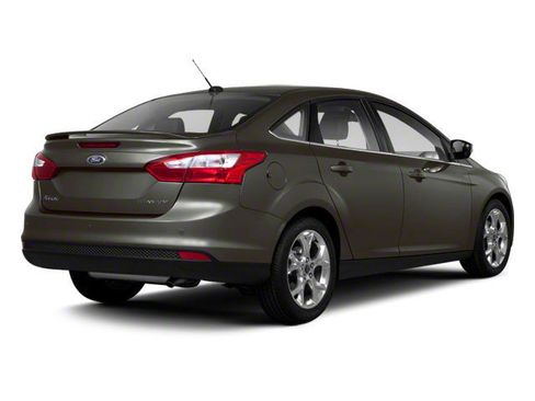 Used 2013 Ford Focus SE FWD image 2
