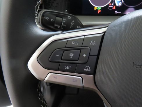 New 2026 Volkswagen Tiguan SE image 14