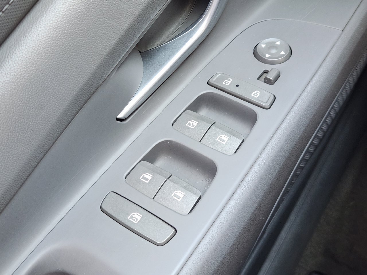 Used 2024 Hyundai Elantra SEL FWD image 20
