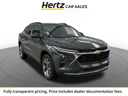 Used 2025 Chevrolet Trax LT FWD image 1