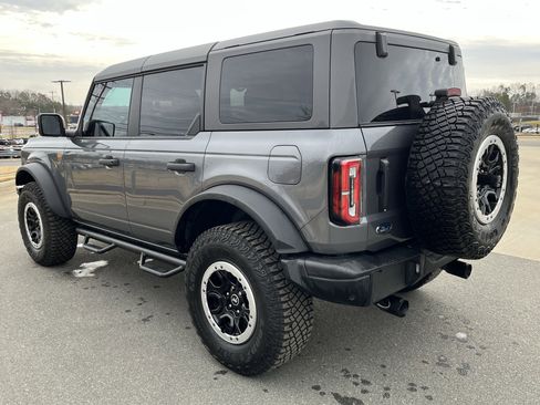 Used 2024 Ford Bronco Badlands image 7