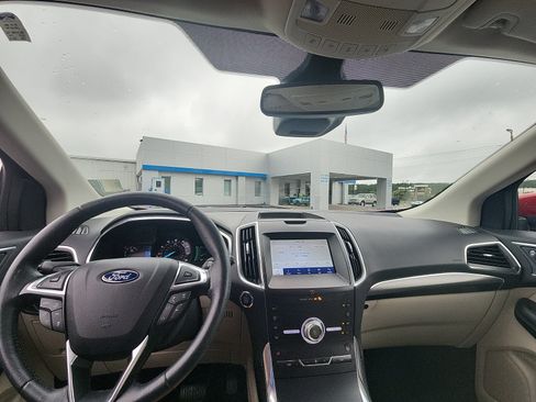 Used 2020 Ford Edge Titanium AWD/4WD image 12
