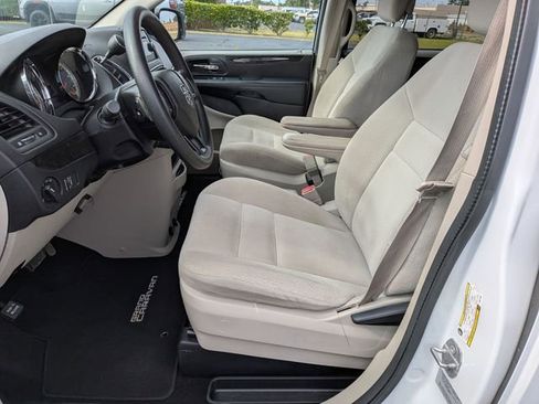 Used 2016 Dodge Grand Caravan SE w/ Quick Order Package 29E SE FWD image 15