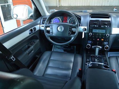 Used 2009 Volkswagen Touareg VR6 image 45