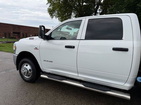 Used 2019 RAM 3500 Tradesman w/ Chrome Appearance Group AWD/4WD image 14