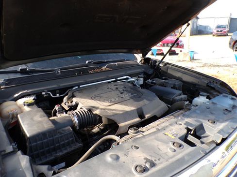 Used 2016 GMC Canyon SLE w/ SLE Convenience Package image 9