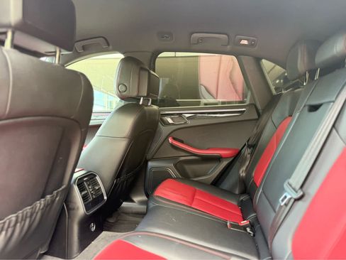 Used 2020 Porsche Macan image 7