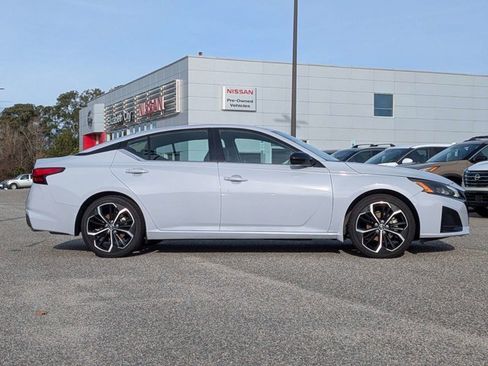 Used 2024 Nissan Altima 2.5 SR image 3