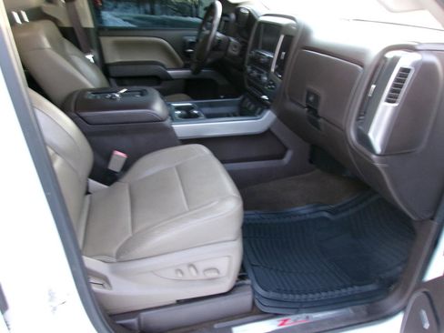 Used 2017 Chevrolet Silverado 1500 LTZ Z71 w/ LTZ Plus Package image 15