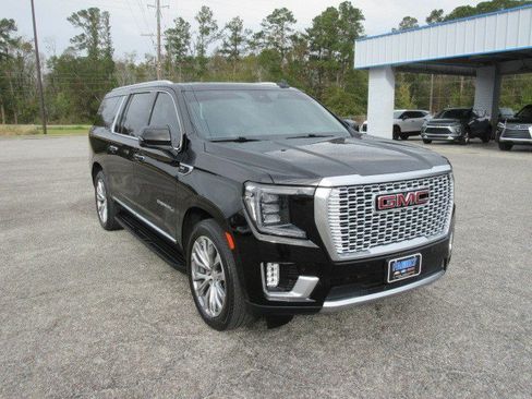 Used 2023 GMC Yukon XL Denali w/ LPO, Floor Liner Package AWD/4WD image 4