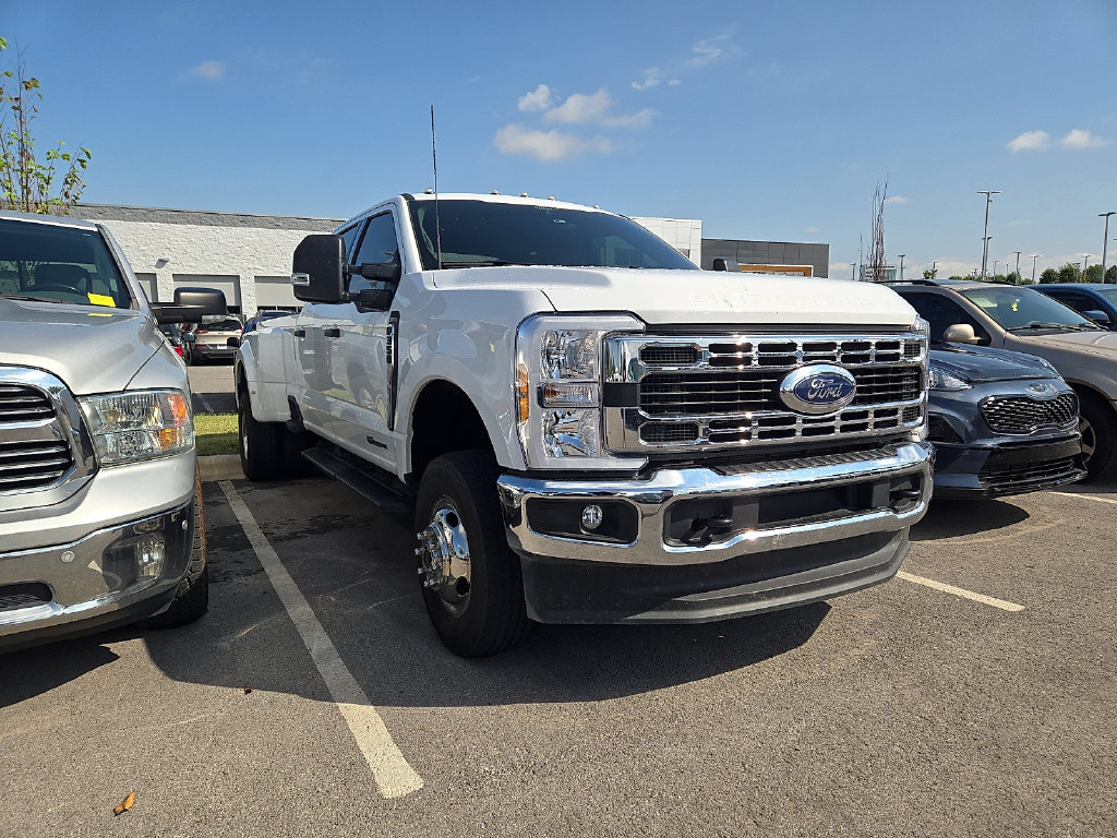 Used 2025 Ford F350 XLT AWD/4WD image 4