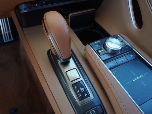 Used 2019 Lexus LC 500 Coupe w/ Performance Package RWD image 18