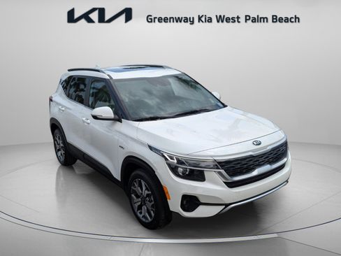 Certified 2021 Kia Seltos EX image 4