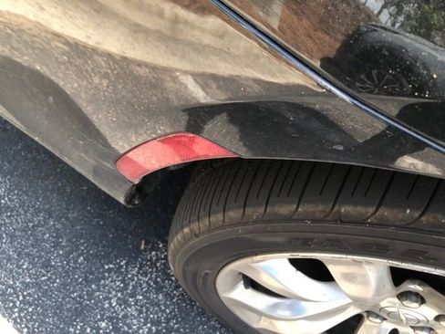 Used 2019 Chrysler 300 Limited image 7