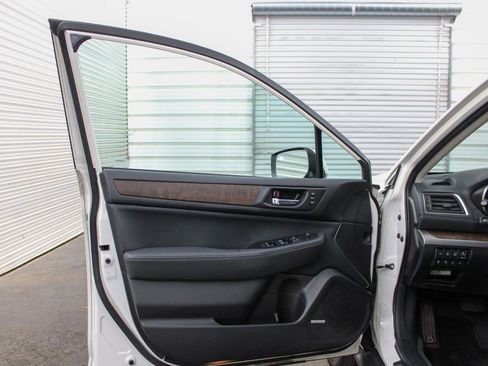 Used 2017 Subaru Outback 2.5i Limited image 7