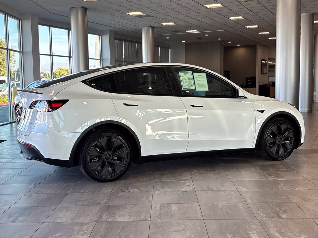 Used 2025 Tesla Model Y Long Range AWD/4WD image 4