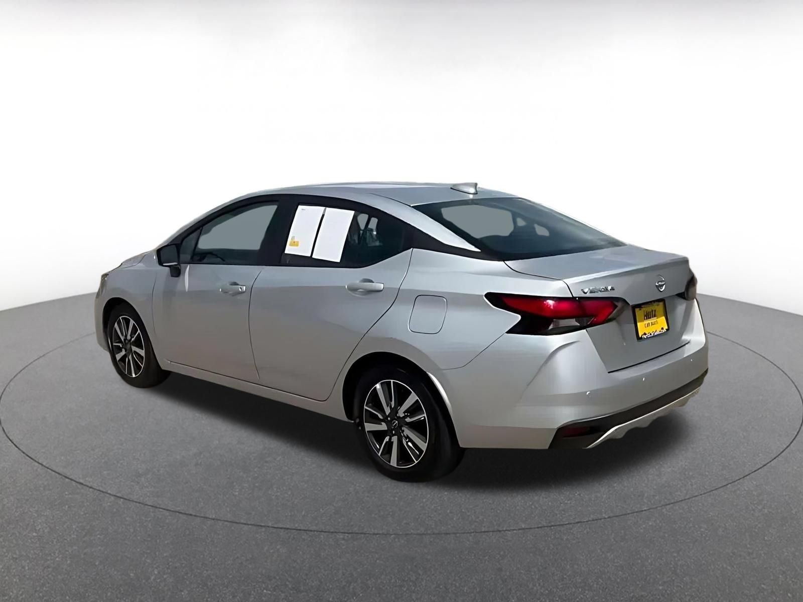 Used 2025 Nissan Versa SV FWD image 9