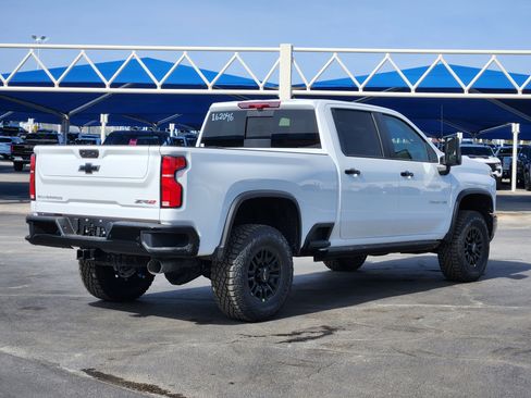 New 2026 Chevrolet Silverado 2500 ZR2 image 4