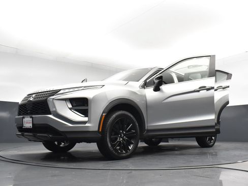 Used 2023 Mitsubishi Eclipse Cross LE AWD/4WD image 30