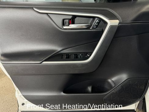 Used 2022 Toyota RAV4 Limited AWD/4WD image 10