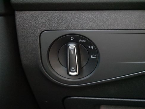 Certified 2023 Volkswagen Tiguan SE FWD image 26