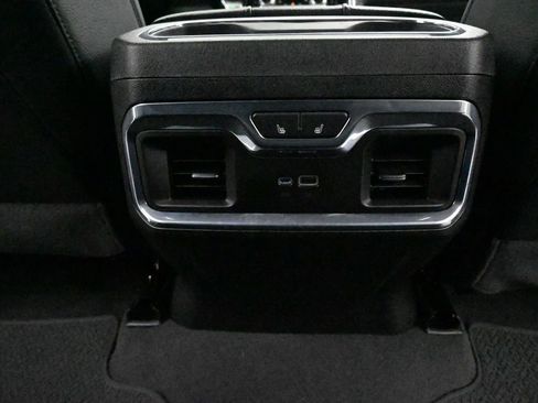 Used 2025 GMC Sierra 3500 Denali w/ Technology Package AWD/4WD image 18
