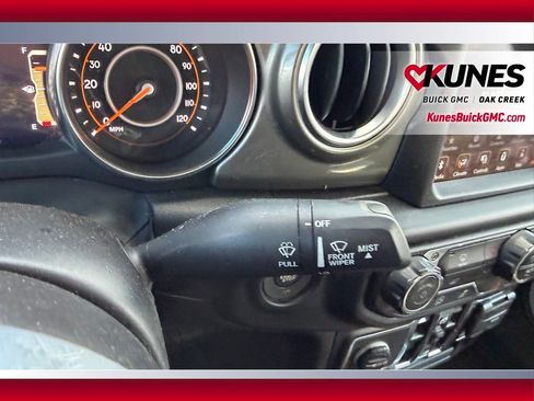 Used 2023 Jeep Gladiator Overland AWD/4WD image 12