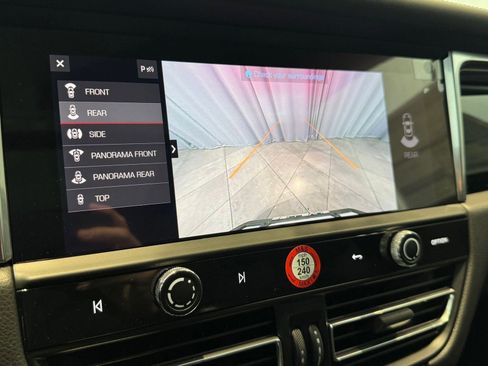 Certified 2025 Porsche Macan Turbo image 19