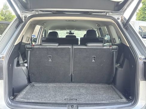 Used 2021 Volkswagen Atlas SE w/ Towing Package FWD image 13