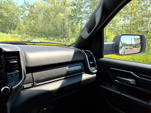 Used 2025 RAM 1500 4x4 Crew Cab image 23
