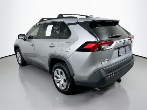 Used 2021 Toyota RAV4 LE FWD image 8