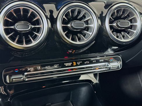 Used 2022 Mercedes-Benz A 220 4MATIC image 23