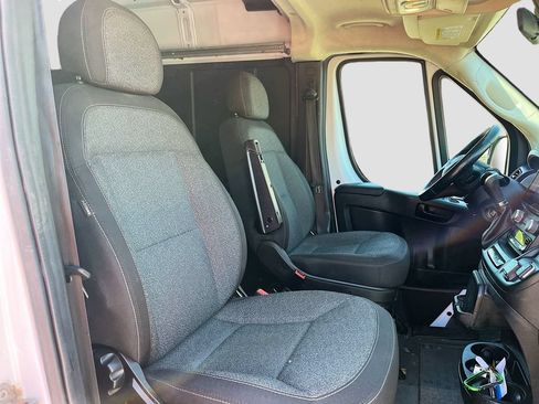 Used 2023 RAM ProMaster 2500 w/ Advance Safety Group (B) FWD image 25