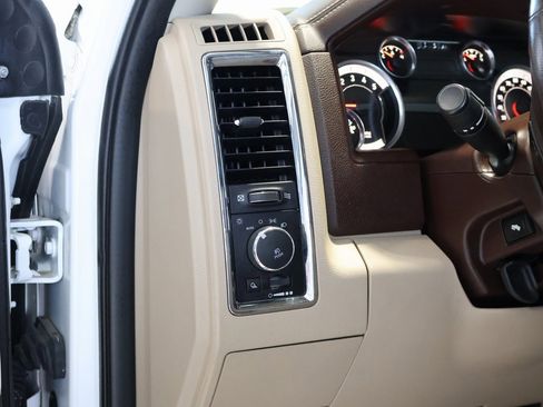 Used 2017 RAM 3500 Laramie image 12