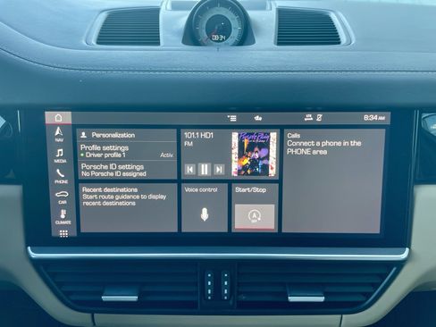 Used 2021 Porsche Cayenne Turbo image 19