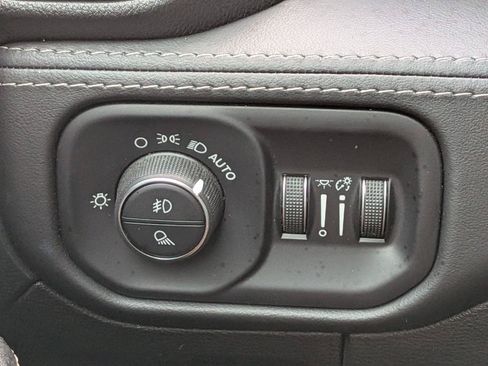 Used 2022 RAM 1500 Limited AWD/4WD image 25