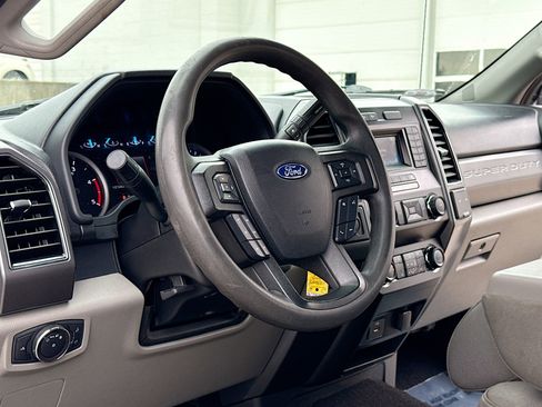 Used 2019 Ford F250 XLT image 4