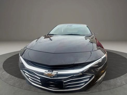 Used 2023 Chevrolet Malibu LT image 2