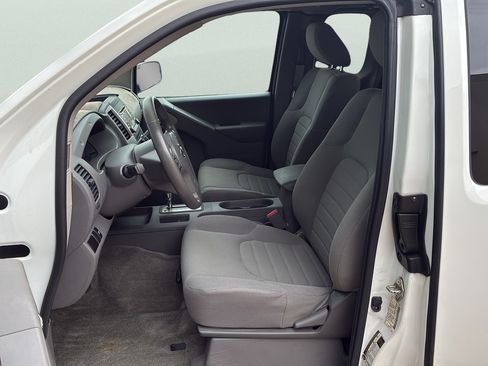 Used 2018 Nissan Frontier S RWD image 22