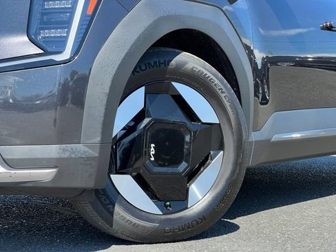 Certified 2024 Kia EV9 Wind AWD/4WD image 2