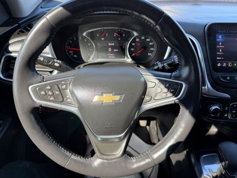 Used 2022 Chevrolet Equinox LT image 12