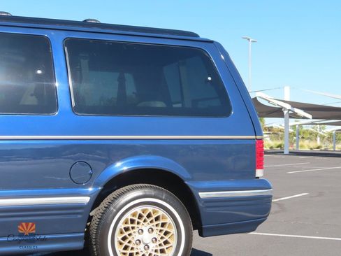 Used 1995 Chrysler Town & Country image 20