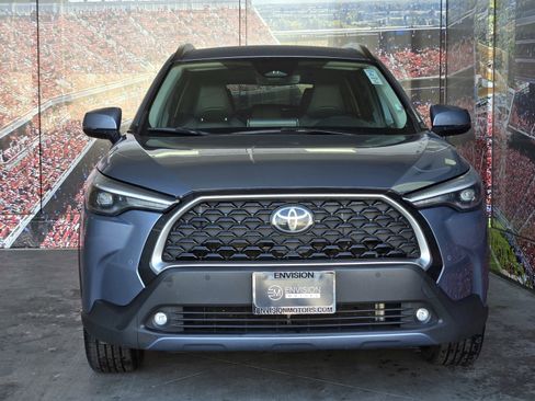 Certified 2023 Toyota Corolla Cross XLE image 3