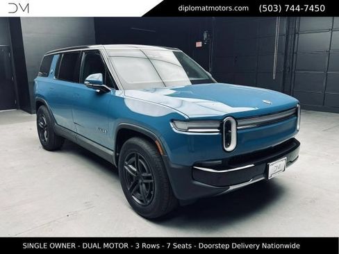 Used 2025 Rivian R1S Adventure AWD/4WD image 8